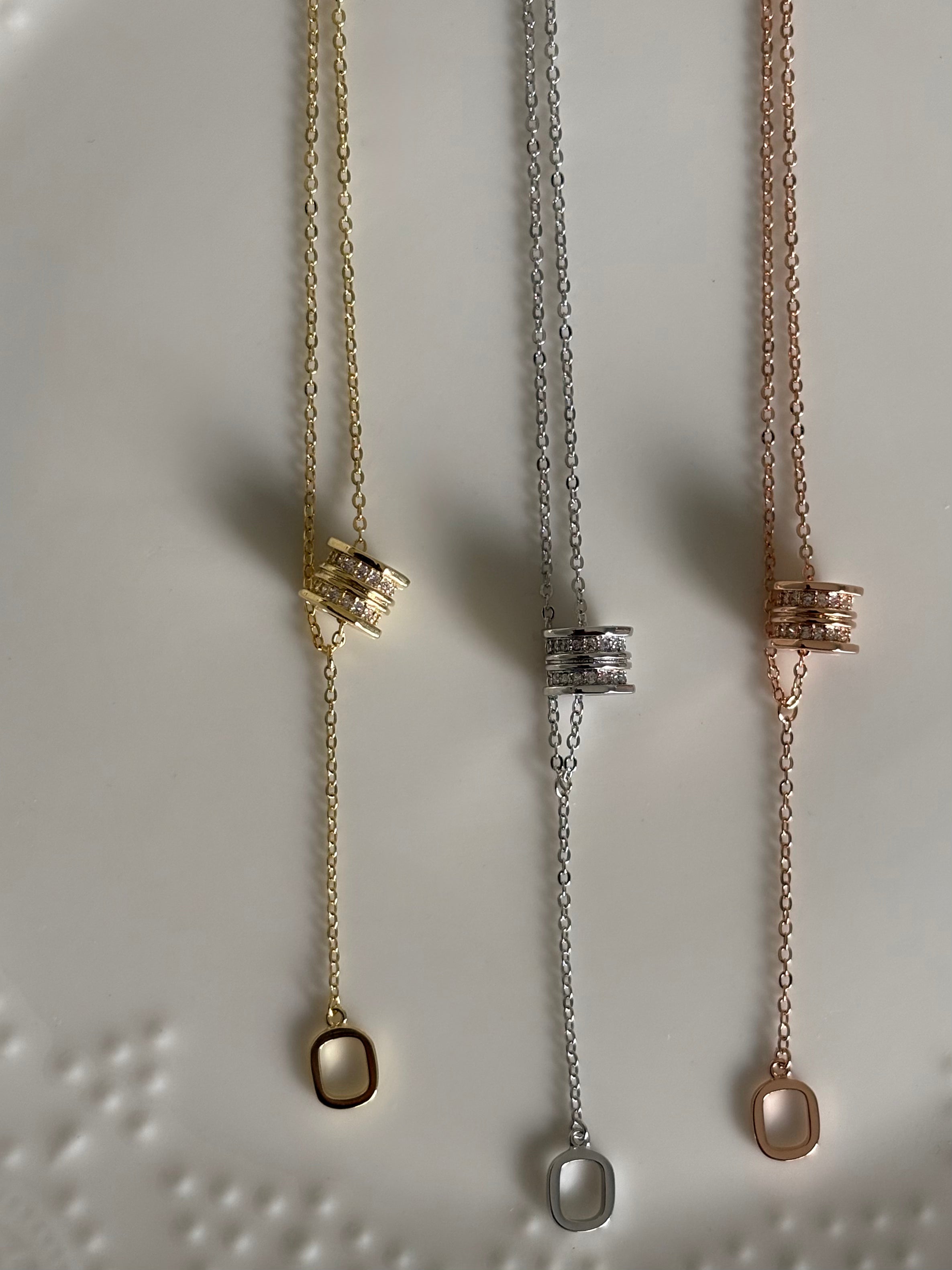 Eterna Loop Necklace