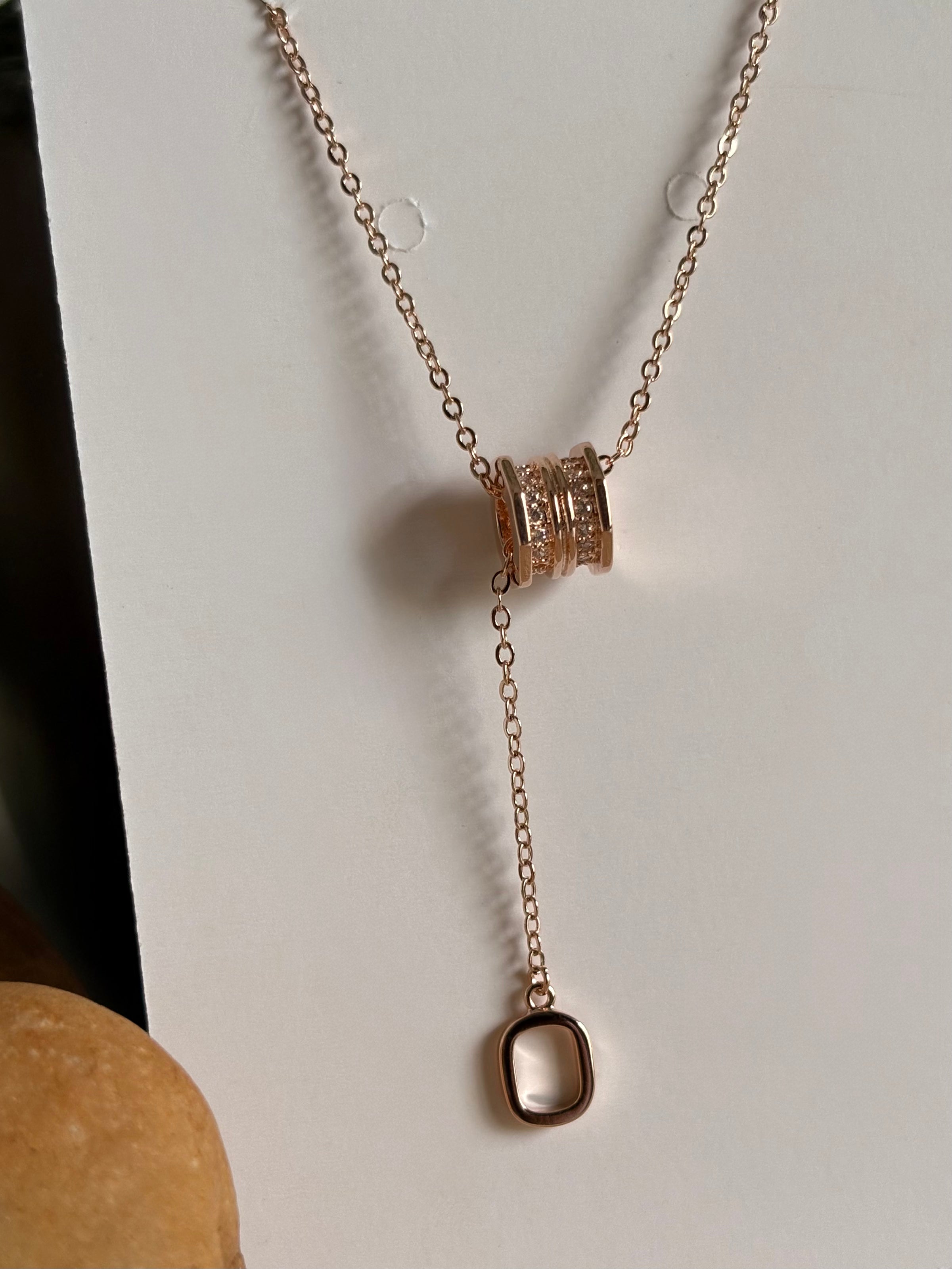 Eterna Loop Necklace