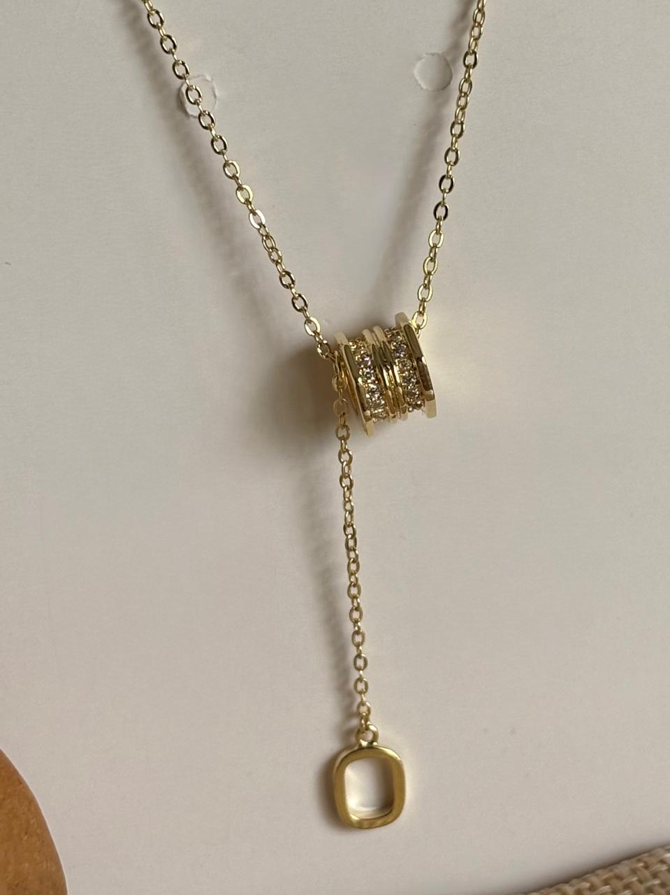 Eterna Loop Necklace