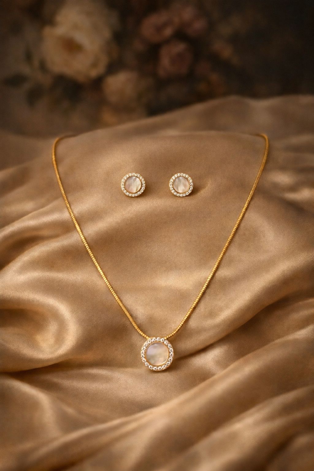Blush Halo Pendant Set