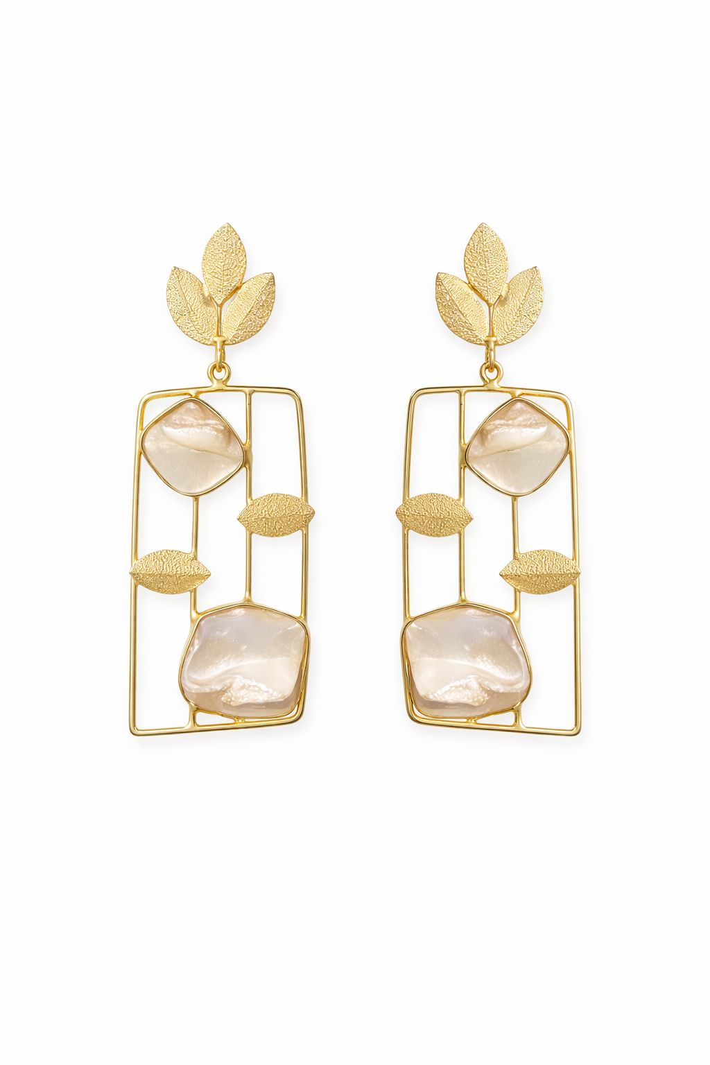 Anvi Pearl Frame Earrings
