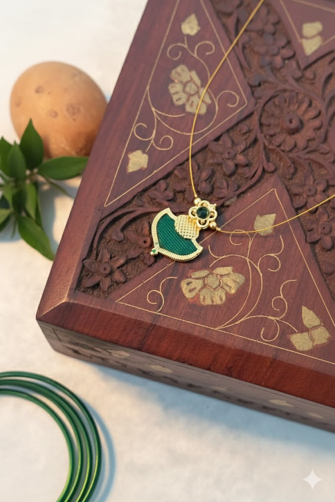 Nira Pendant